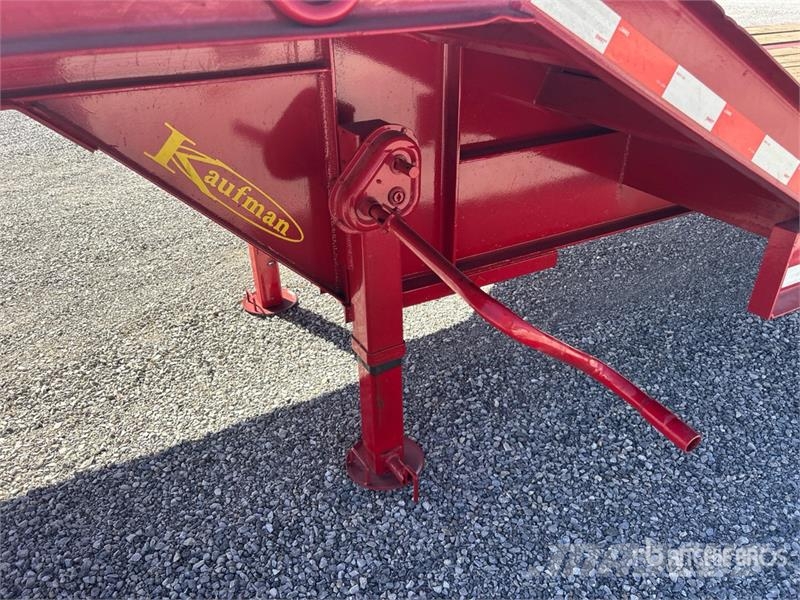 Kaufman 42 ft T/A Equipment Trailer 車輛運輸拖車