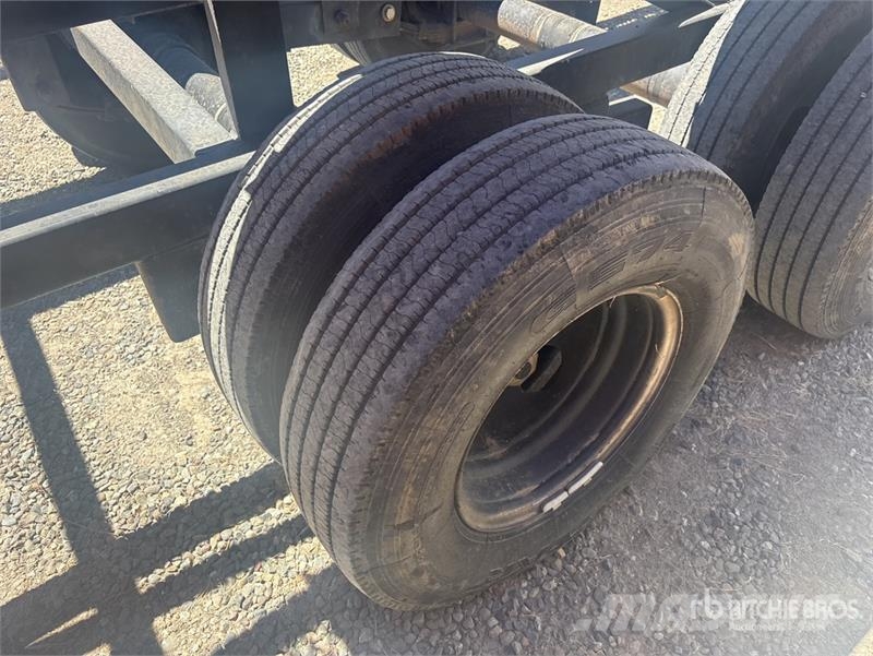Kaufman T/A Open Car Carrier Trailer Semi remorque porte engin