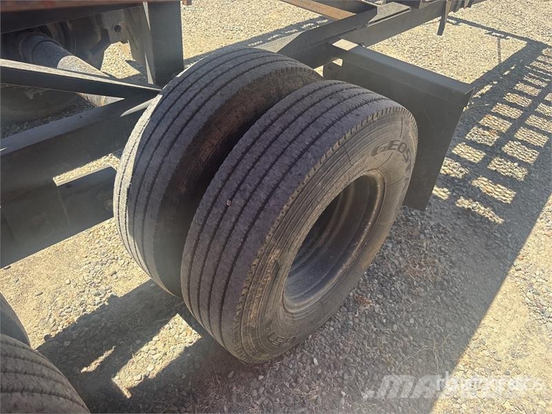 Kaufman T/A Open Car Carrier Trailer Semi remorque porte engin