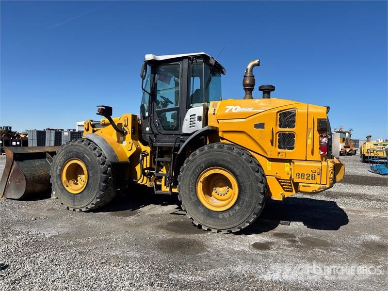 Kawasaki 7027 Wheel Loader (Inoperable) ホイールローダー・タイヤショベル