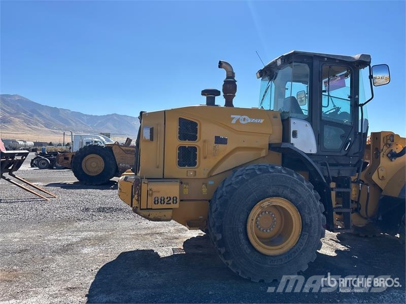 Kawasaki 7027 Wheel Loader (Inoperable) ホイールローダー・タイヤショベル