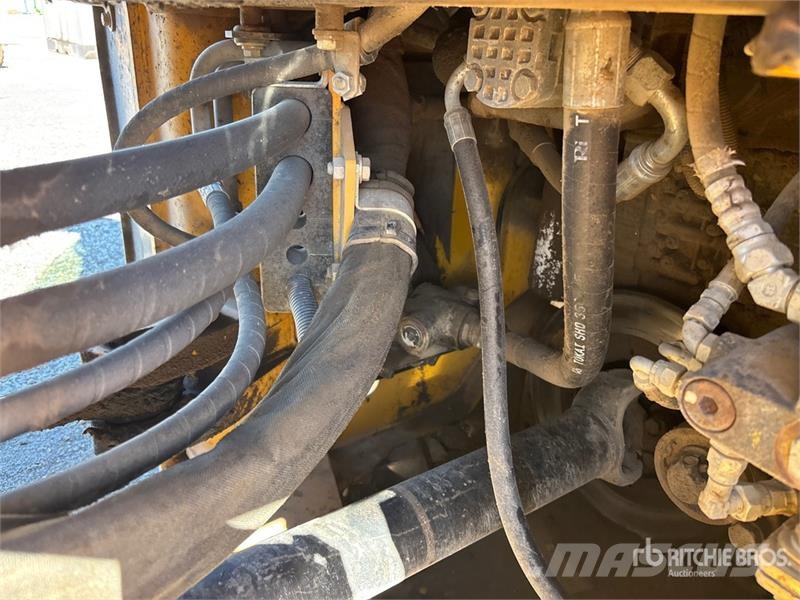 Kawasaki 7027 Wheel Loader (Inoperable) ホイールローダー・タイヤショベル