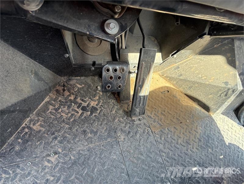 Kawasaki Mule 4010 4x4 Utility Vehicle ユーティリティー機械