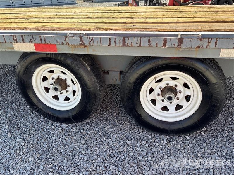 Kawklawlin 20 ft T/A Gooseneck Equipment Trailer Remolques para transporte de vehículos