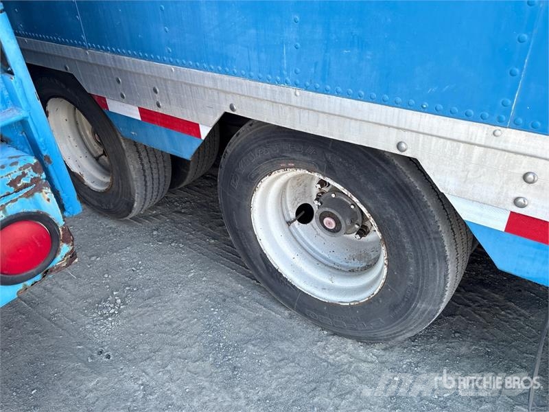 Kentucky 50 ft x 102 in T/A Van Trailer Cajas de remolque