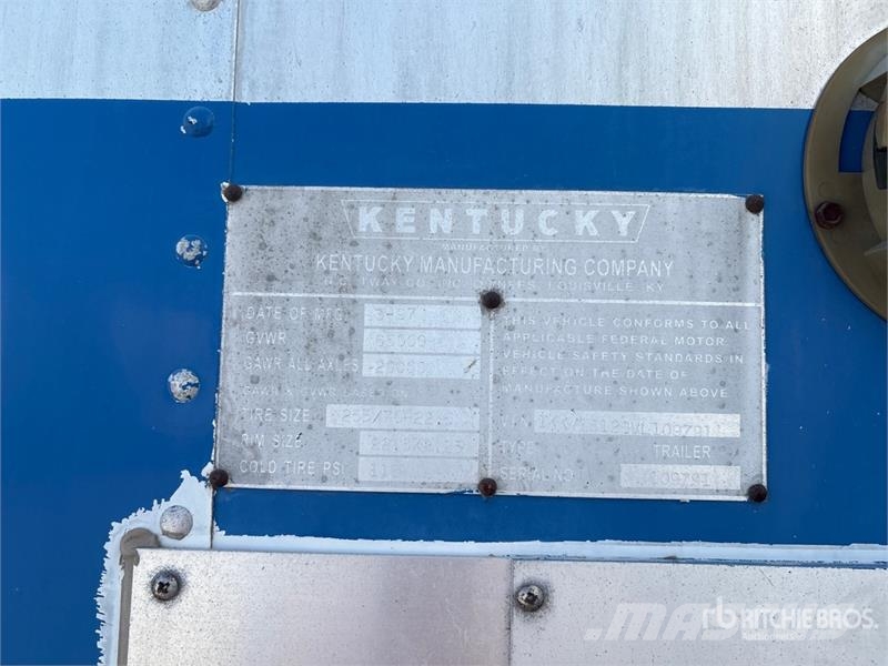  Kentucky 51 ft x 102 in T/A Van Trailer Furgons