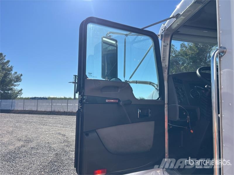 Kenworth 4x2 10 Bay Beverage Truck Getränkewagen