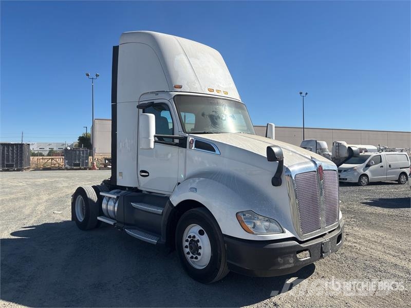 Kenworth C500 Tractor Units