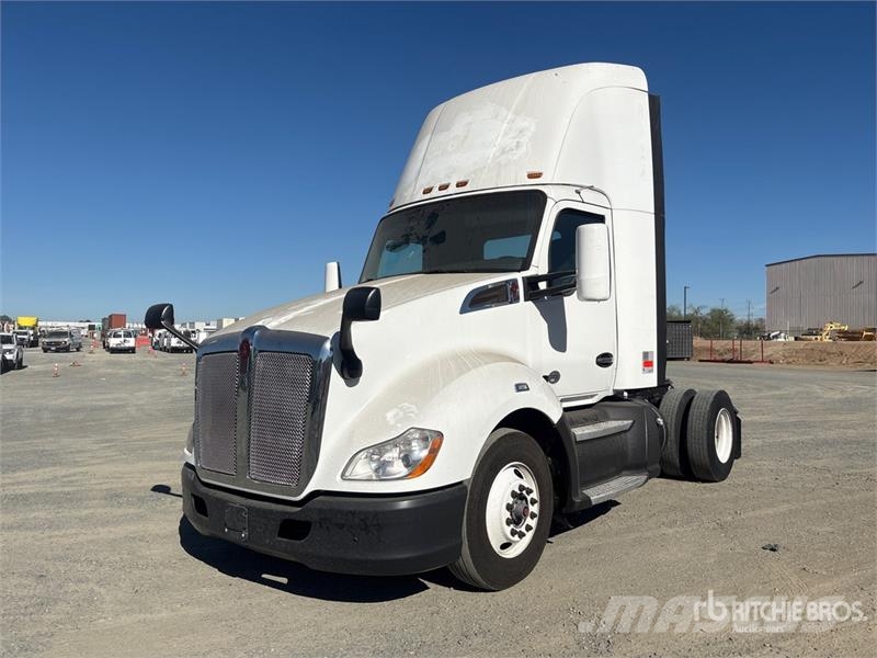 Kenworth C500 Tractor Units