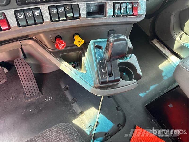 Kenworth C500 Tractor Units