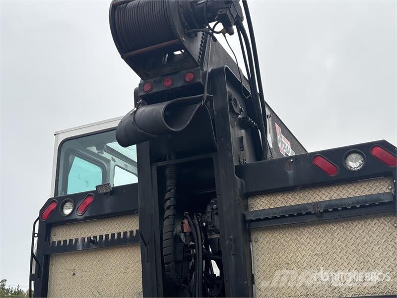 Kenworth Hydra-Lift HL40TC85 40 ton Straight Boom on Kenwo Smagās mašīnas ar celtni