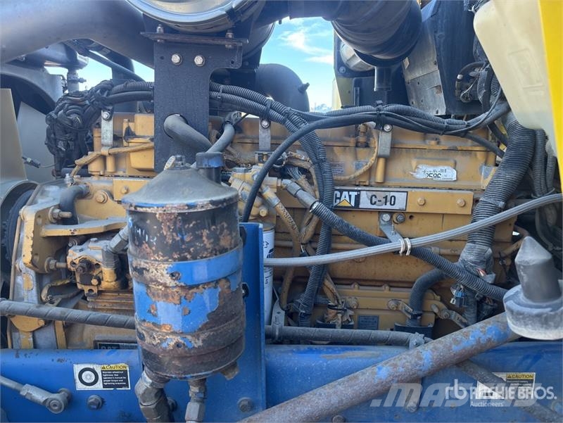 Kenworth on Kenworth T800 6x4 Stone Spreader Truck 碎石混凝土機械