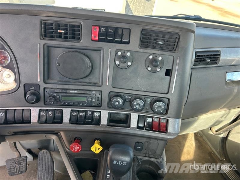 Kenworth T-680 4x2 S/A Day Cab Truck Tractor Vilcēji