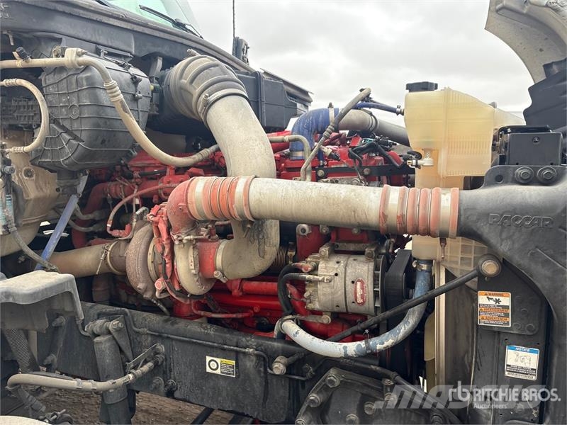 Kenworth T-680 4x2 S/A Day Cab Truck Tractor Cabezas tractoras