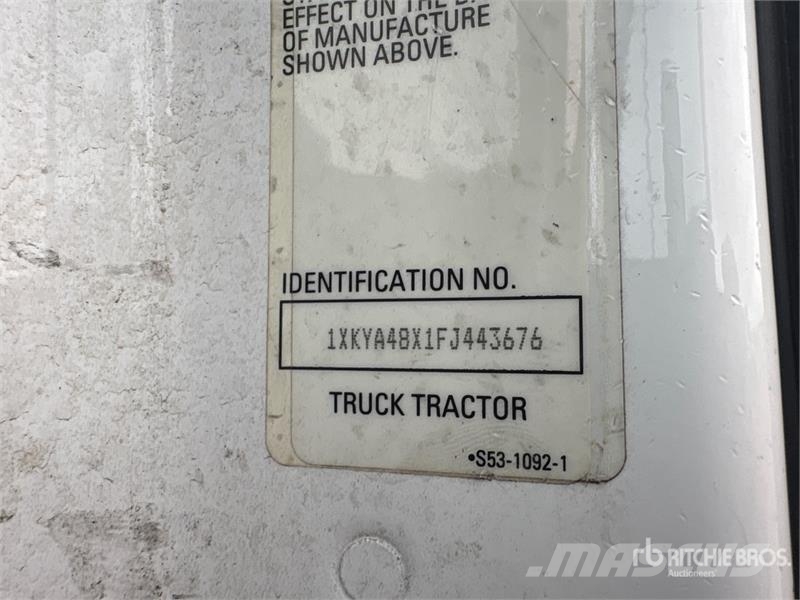 Kenworth T-680 4x2 S/A Day Cab Truck Tractor Cabezas tractoras