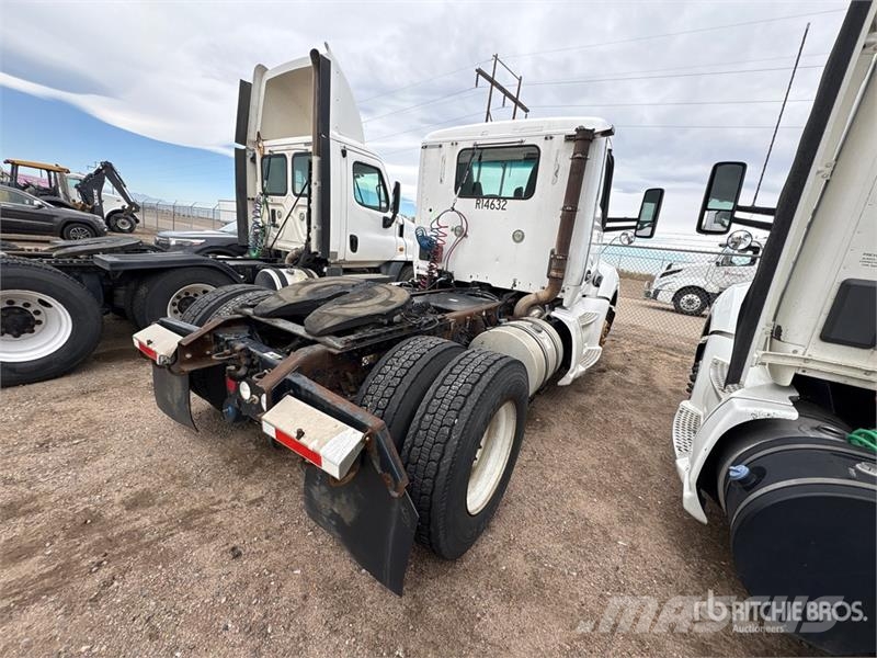 Kenworth T-680 4x2 S/A Day Cab Truck Tractor Cabezas tractoras