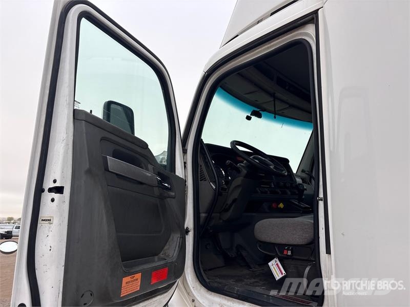 Kenworth T-680 4x2 S/A Day Cab Truck Tractor Tractores (camiões)