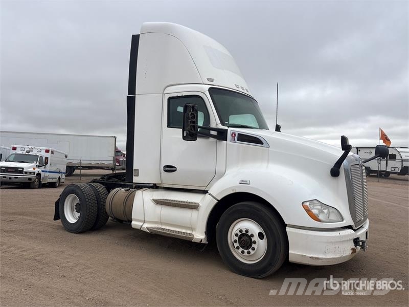 Kenworth T-680 4x2 S/A Day Cab Truck Tractor Cabezas tractoras