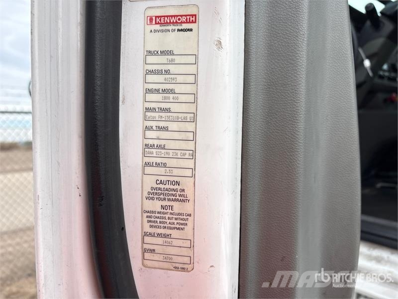 Kenworth T-680 4x2 S/A Day Cab Truck Tractor Cabezas tractoras