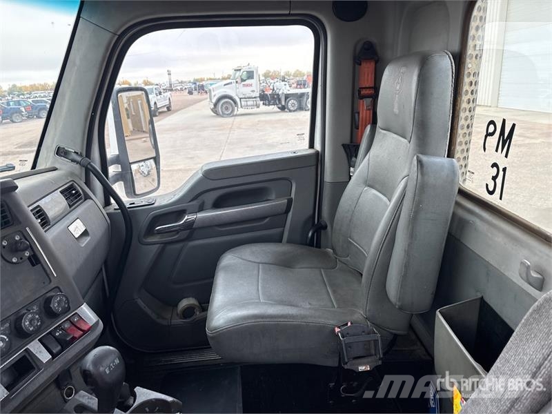 Kenworth T-680 4x2 S/A Day Cab Truck Tractor Tractores (camiões)