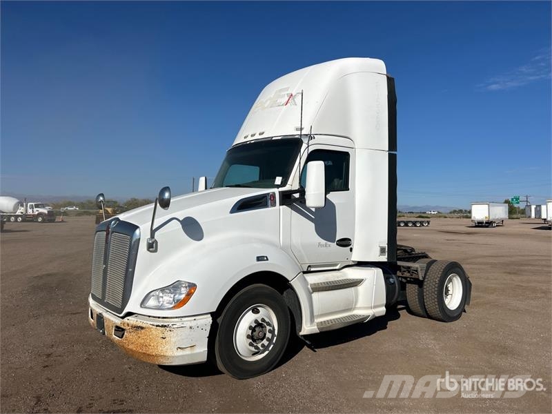 Kenworth T-680 4x2 S/A Day Cab Truck Tractor Vilcēji