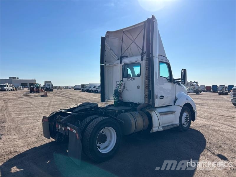 Kenworth T-680 4x2 S/A Day Cab Truck Tractor Vilcēji