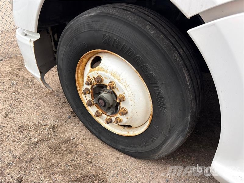 Kenworth T-680 4x2 S/A Day Cab Truck Tractor Cabezas tractoras