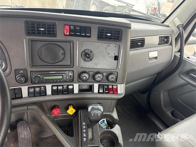 Kenworth T-680 4x2 S/A Day Cab Truck Tractor Trekkvogner