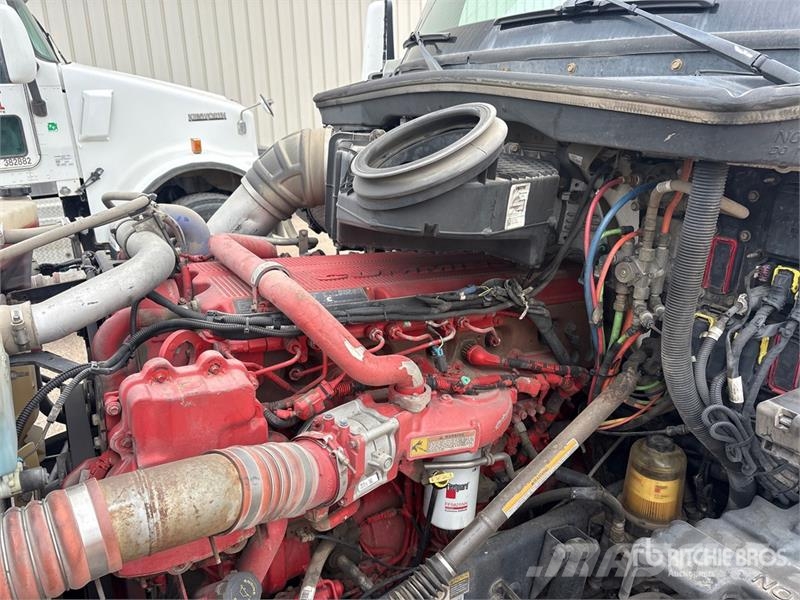 Kenworth T-680 4x2 S/A Day Cab Truck Tractor Trekkvogner