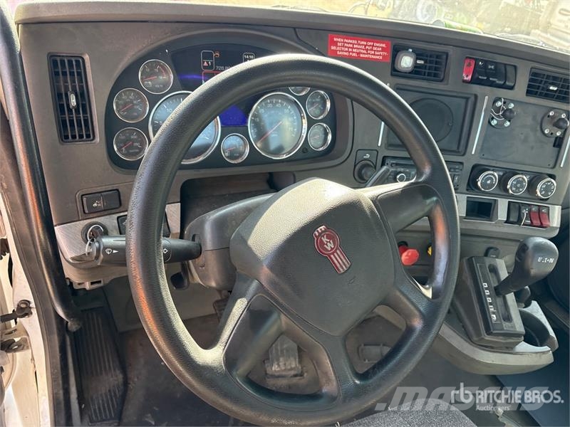 Kenworth T-680 4x2 S/A Day Cab Truck Tractor Vilcēji
