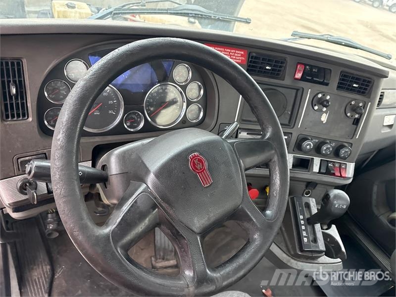 Kenworth T-680 4x2 S/A Day Cab Truck Tractor Tractores (camiões)