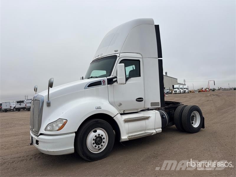 Kenworth T-680 4x2 S/A Day Cab Truck Tractor Tractores (camiões)