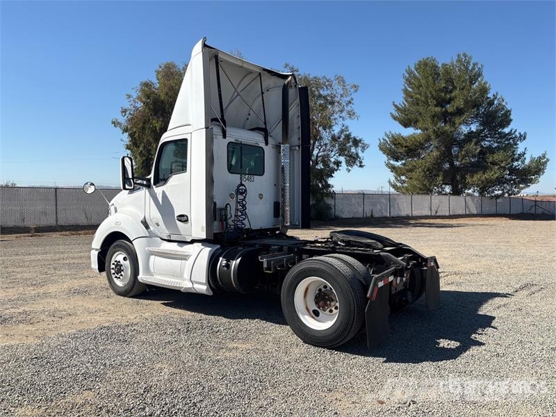 Kenworth T-680 4x2 S/A Day Cab Truck Tractor Vilcēji