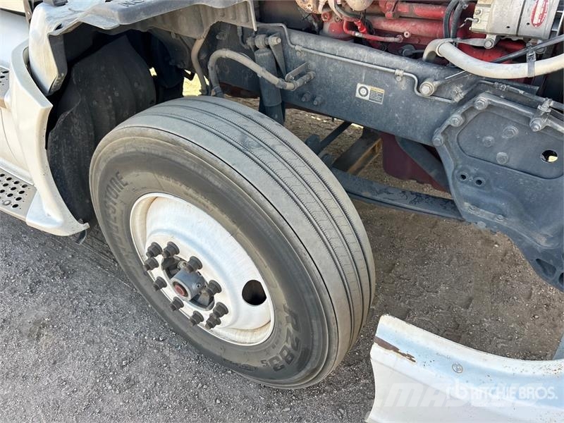 Kenworth T-680 4x2 S/A Day Cab Truck Tractor Vilcēji