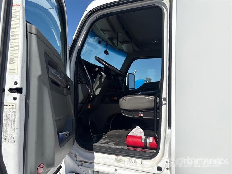 Kenworth T-680 4x2 S/A Day Cab Truck Tractor Vilcēji