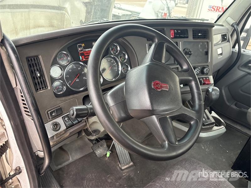 Kenworth T-680 4x2 S/A Day Cab Truck Tractor Trekkvogner