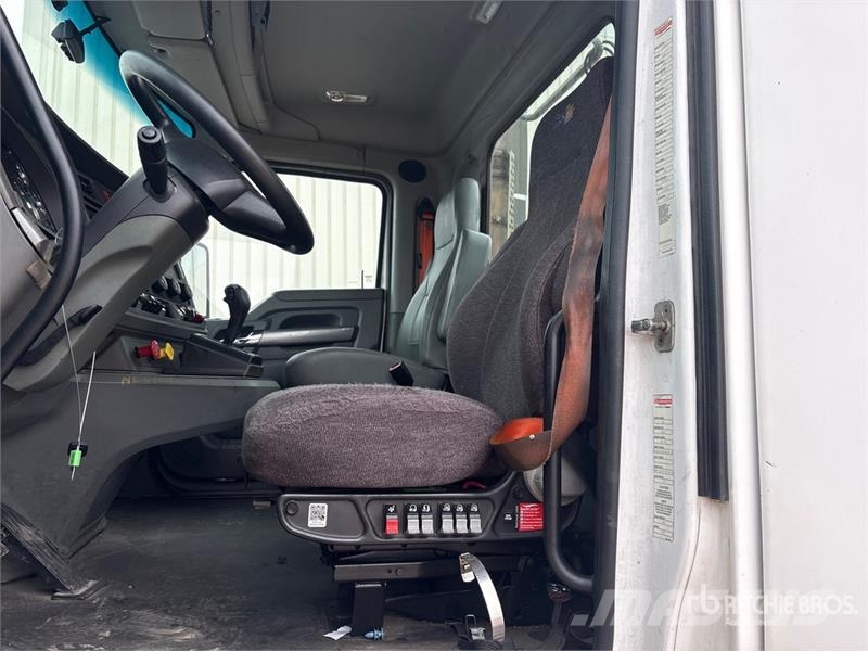 Kenworth T-680 4x2 S/A Day Cab Truck Tractor Trekkvogner