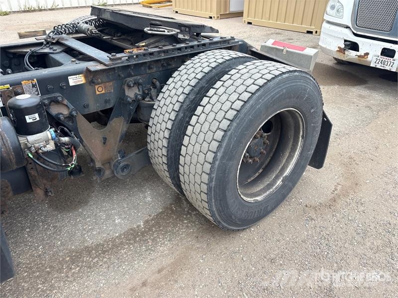 Kenworth T-680 4x2 S/A Day Cab Truck Tractor Trekkvogner