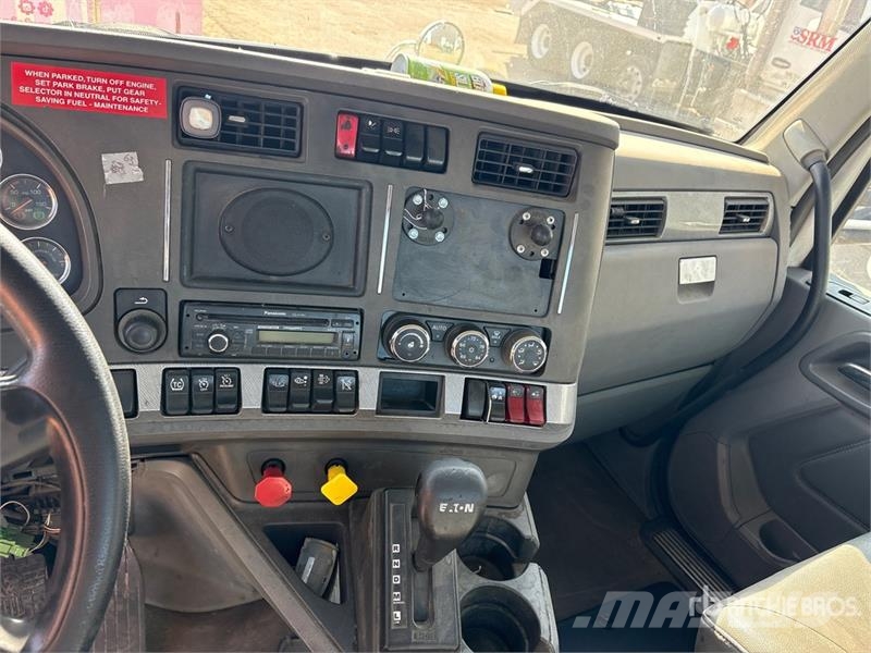 Kenworth T-680 4x2 S/A Day Cab Truck Tractor Vilcēji