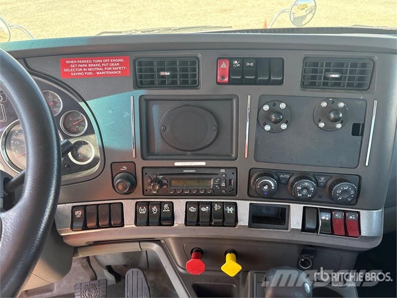 Kenworth T-680 4x2 S/A Day Cab Truck Tractor Vilcēji