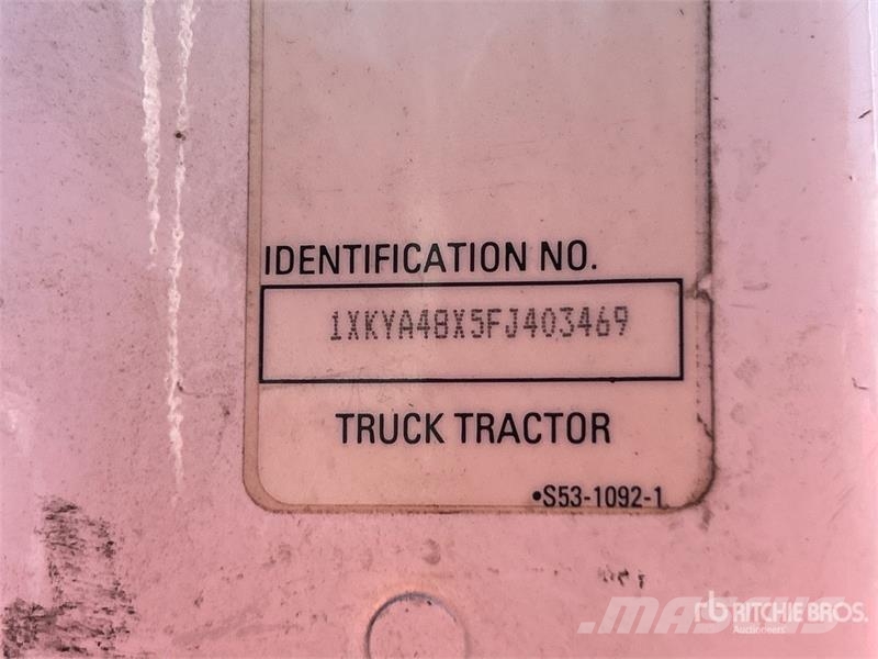 Kenworth T-680 4x2 S/A Day Cab Truck Tractor Vlačilci