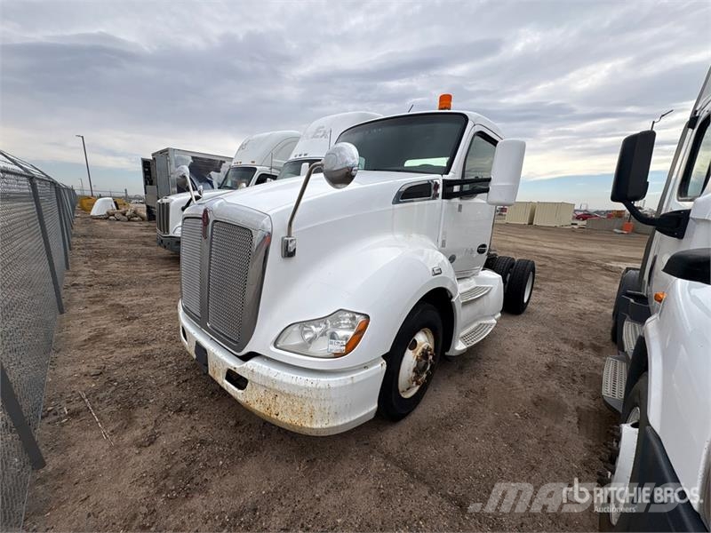 Kenworth T-680 4x2 S/A Day Cab Truck Tractor Cabezas tractoras