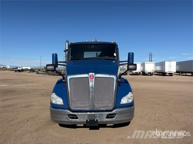Kenworth T-680 6x4 T/A Day Cab Truck Tractor Sattelzugmaschinen