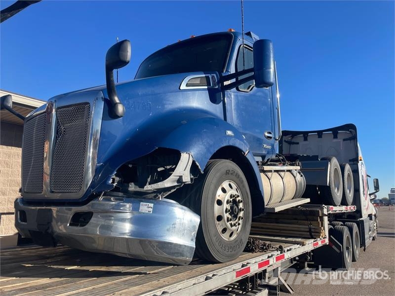 Kenworth T-680 6x4 T/A Day Cab Truck Tractor Vilcēji