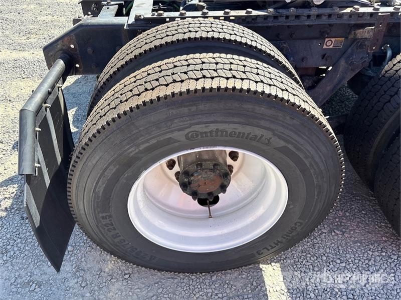 Kenworth T-680 6x4 T/A Day Cab Truck Tractor Sattelzugmaschinen