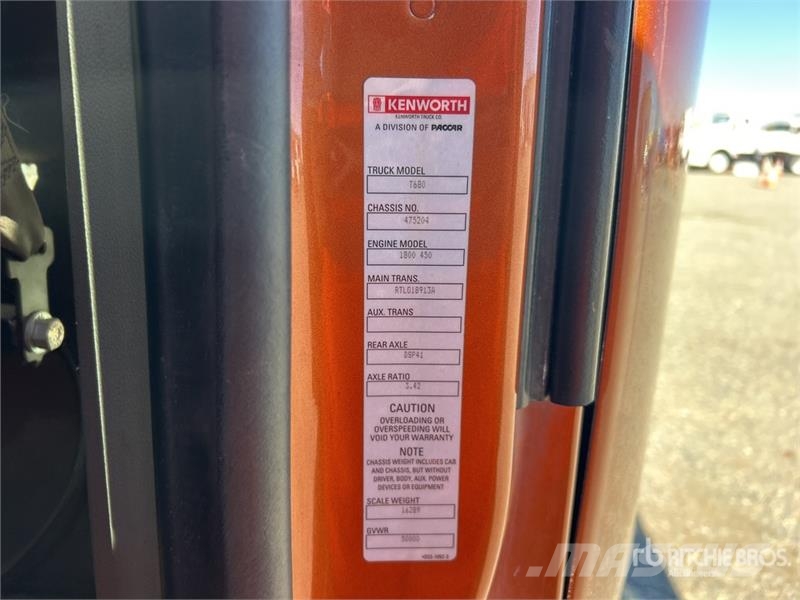 Kenworth T-680 6x4 T/A Day Cab Truck Tractor Sadulveokid