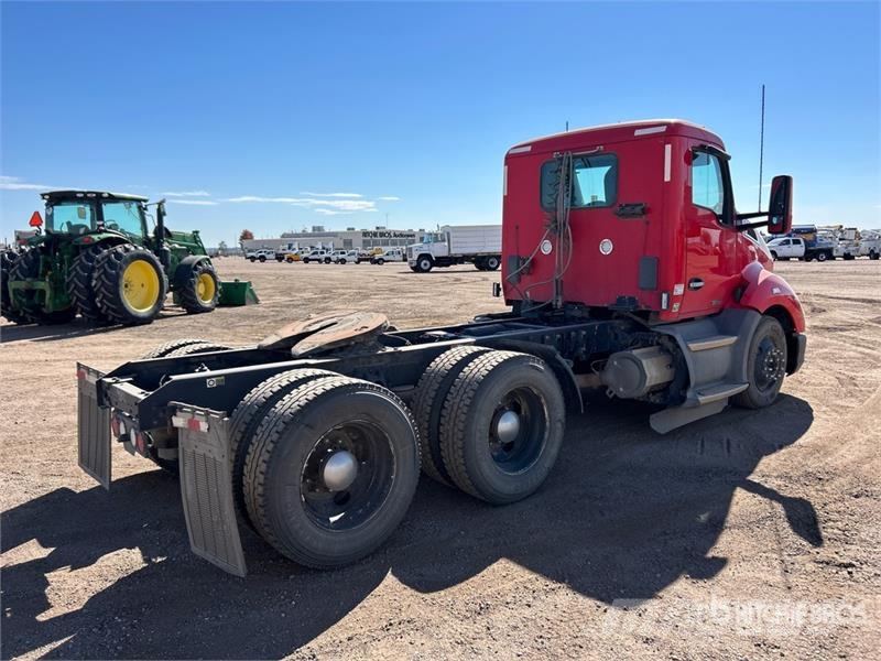 Kenworth T-680 6x4 T/A Day Cab Truck Tractor Седельные тягачи