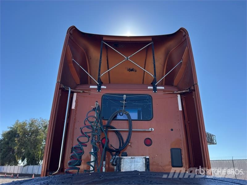 Kenworth T-680 6x4 T/A Day Cab Truck Tractor Sadulveokid