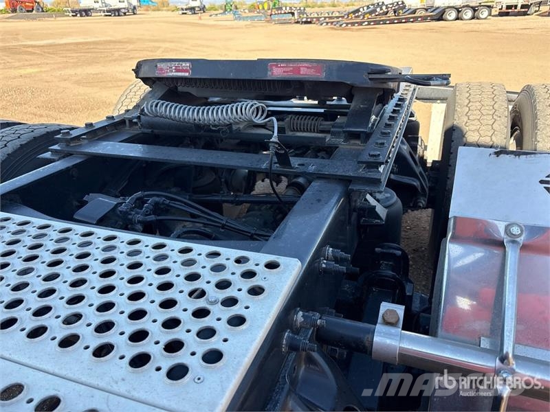 Kenworth T-680 6x4 T/A Day Cab Truck Tractor Sattelzugmaschinen