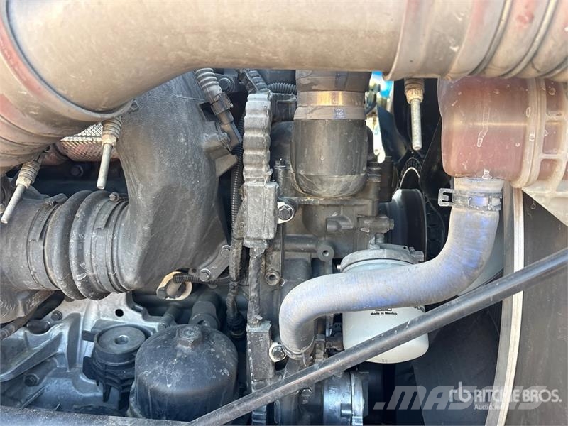Kenworth T-680 6x4 T/A Day Cab Truck Tractor Vilcēji